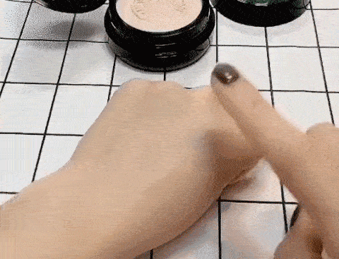 Base CC Cream Cushion com Aplicador - Efeito Matte e Hidratante