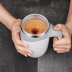 Caneca Mixer Magnética Automática Recarregável USB 400ml