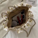 Bolsa de Palha Feminina com Fechamento em Cordão