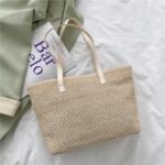 Bolsa de Ombro Vazada Estilo Sacola de Praia com Necessaire Interna