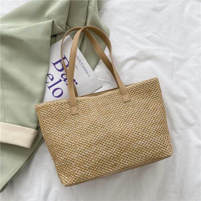 Bolsa de Ombro Vazada Estilo Sacola de Praia com Necessaire Interna