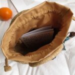 Bolsa de Palha Feminina com Fechamento em Cordão