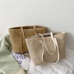 Bolsa de Ombro Vazada Estilo Sacola de Praia com Necessaire Interna