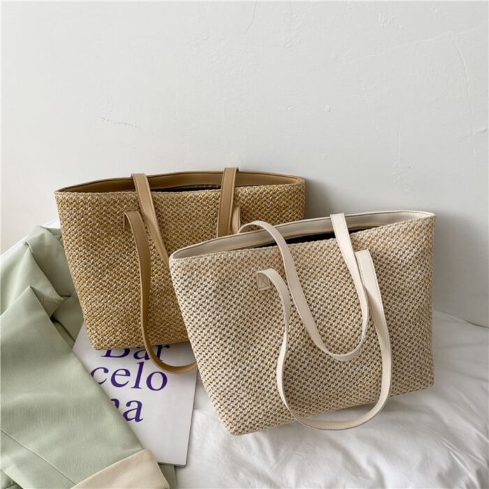 Bolsa de Ombro Vazada Estilo Sacola de Praia com Necessaire Interna