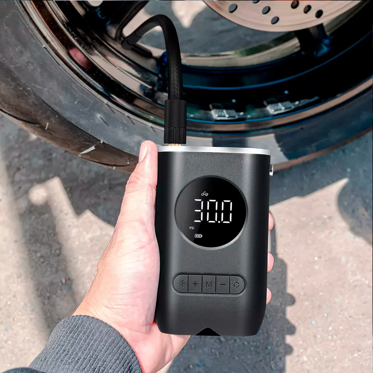 Compressor de Ar Portátil Digital Sem Fio com Lanterna LED