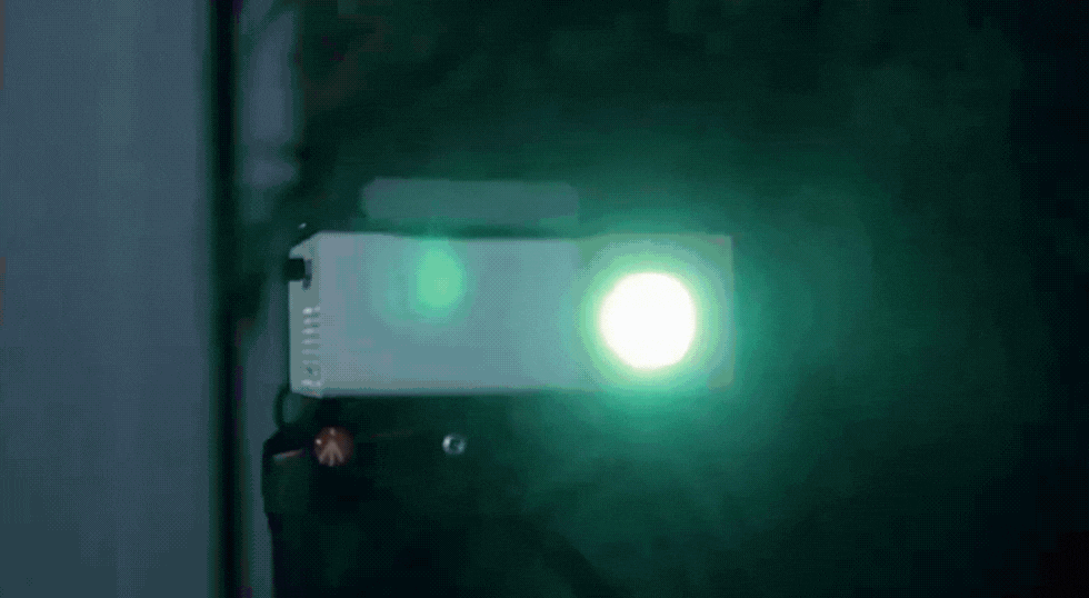 Mini Projetor Portátil YG300 - Ideal para Crianças e Viagens